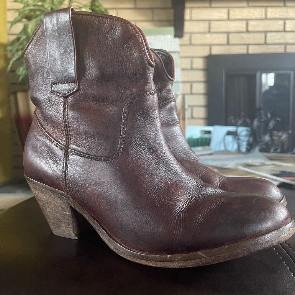 Corral Circle G Booties Women’s Sz 8 Brown Distress Leather Cowboy Western Boots
